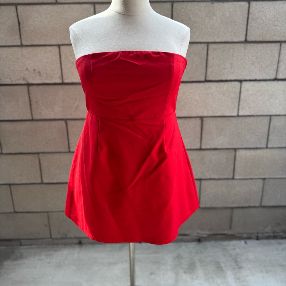 Elegant Red Strapless Dress